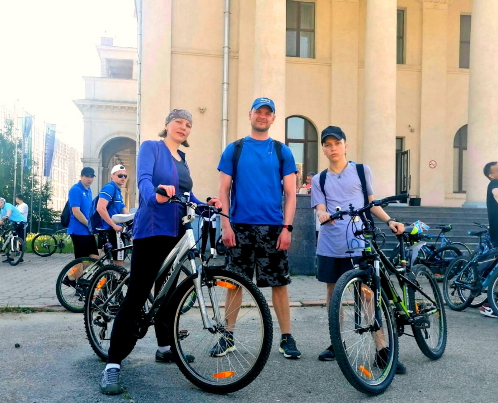 Здоровые граждане. Велопробег. Молодежь наше будущее. Ордынское памятник велозабегу.